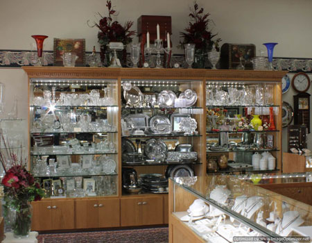 Gifts at Keepsakes Jewelers and Gifts